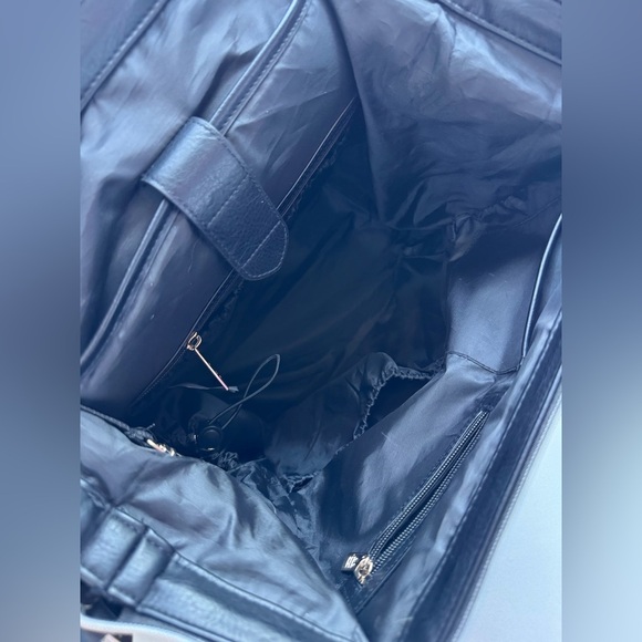 BÉIS The Backpack Diaper Bag – Black – Multi-Function Baby & Travel Backpack - Picture 14 of 16